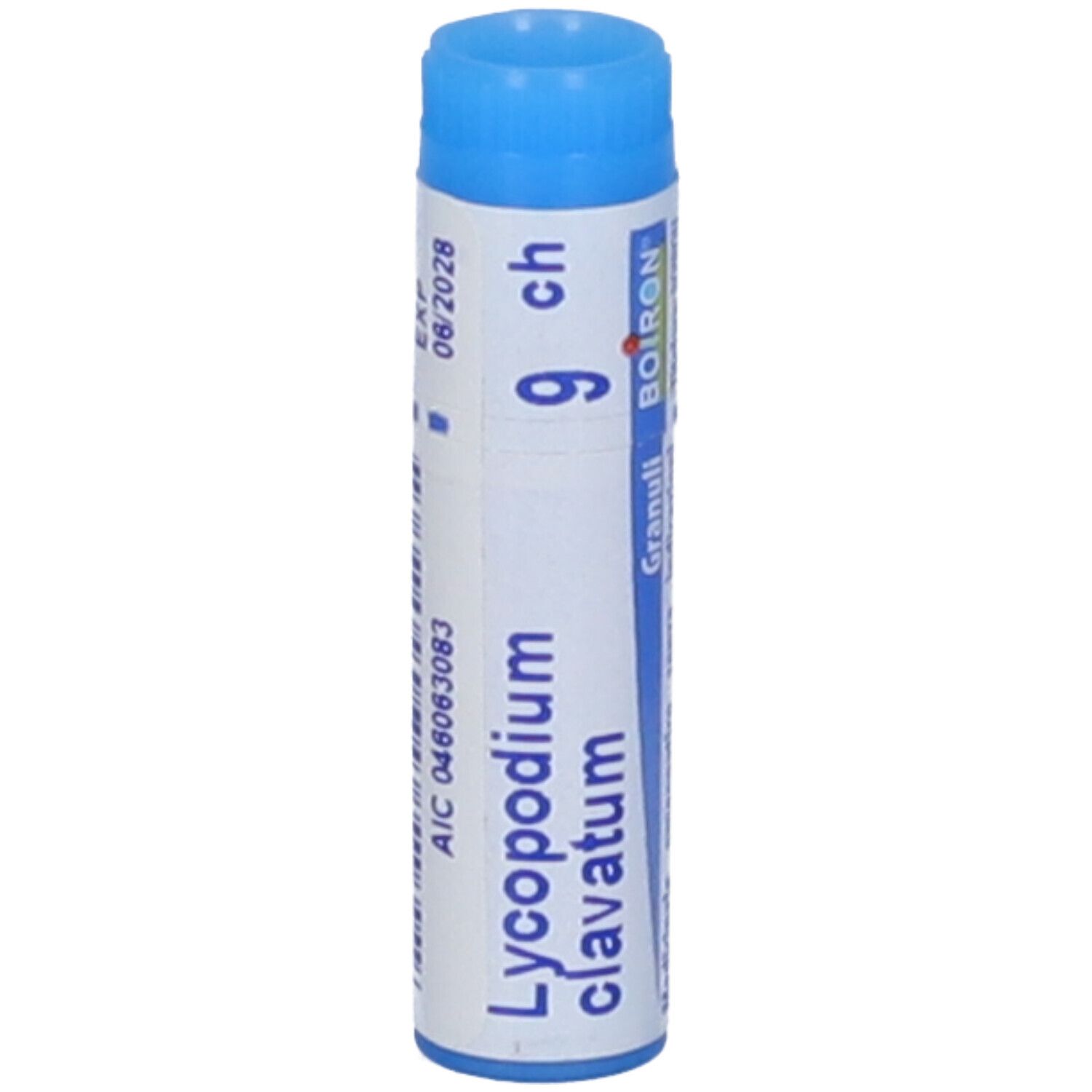 Confezione cilindrica con tappo blu. Scritta: Lycopodium clavatum, 9 ch, BOIRON, EXP 06/2028, AIC 046063083.