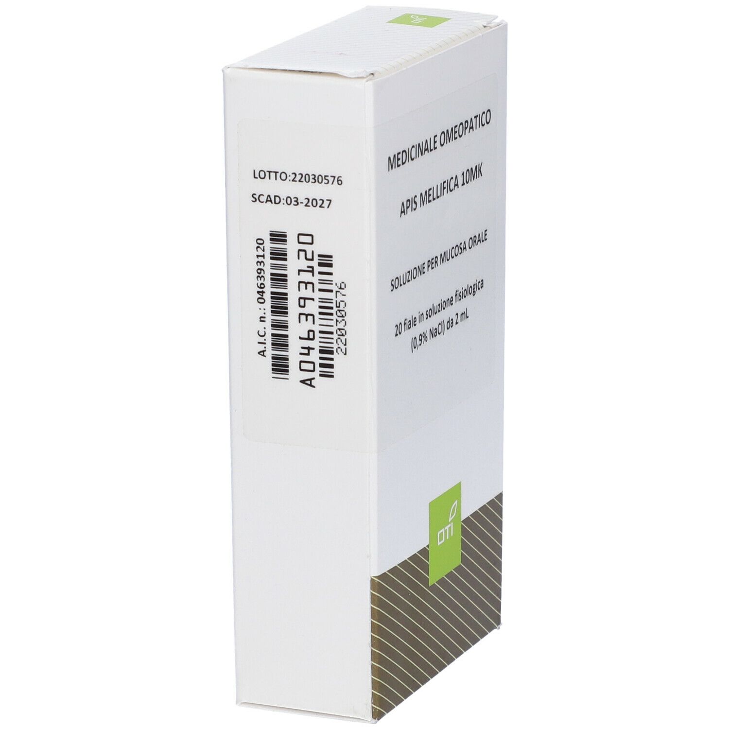 Scatola bianca, vista laterale. Codice a barre e numero di lotto. Testo: Apis Mellifica 10MK. Logo OTI.