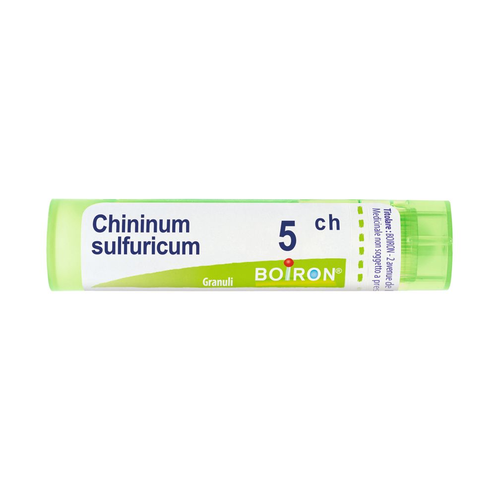 Confezione cilindrica verde con etichetta bianca. Scritta: Chininum sulfuricum 5 ch, Granuli, Boiron.