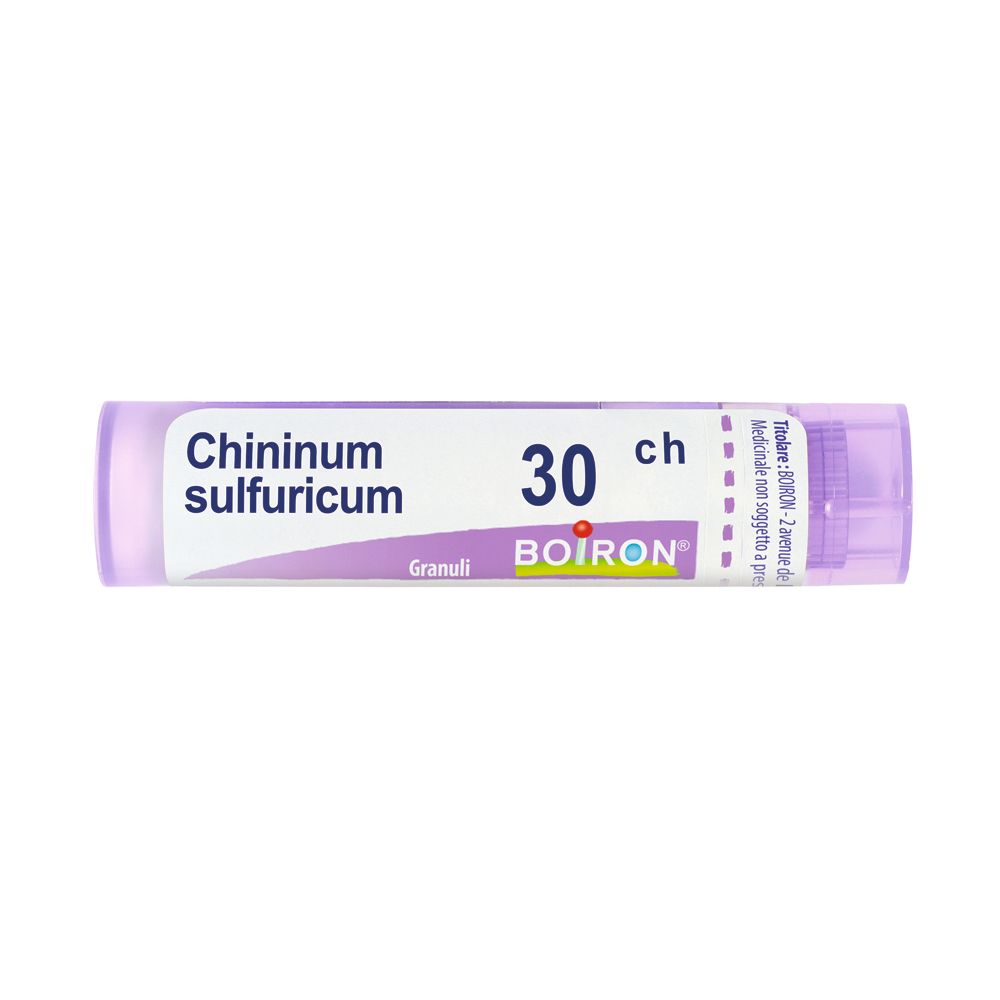Confezione cilindrica viola con testo bianco. Contiene Chininum sulfuricum 30 ch Granuli di Boiron.