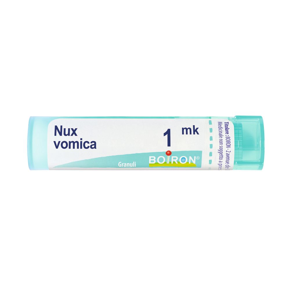 Confezione cilindrica con tappo blu. Scritta: Nux vomica, 1 mk, Granuli, Boiron.