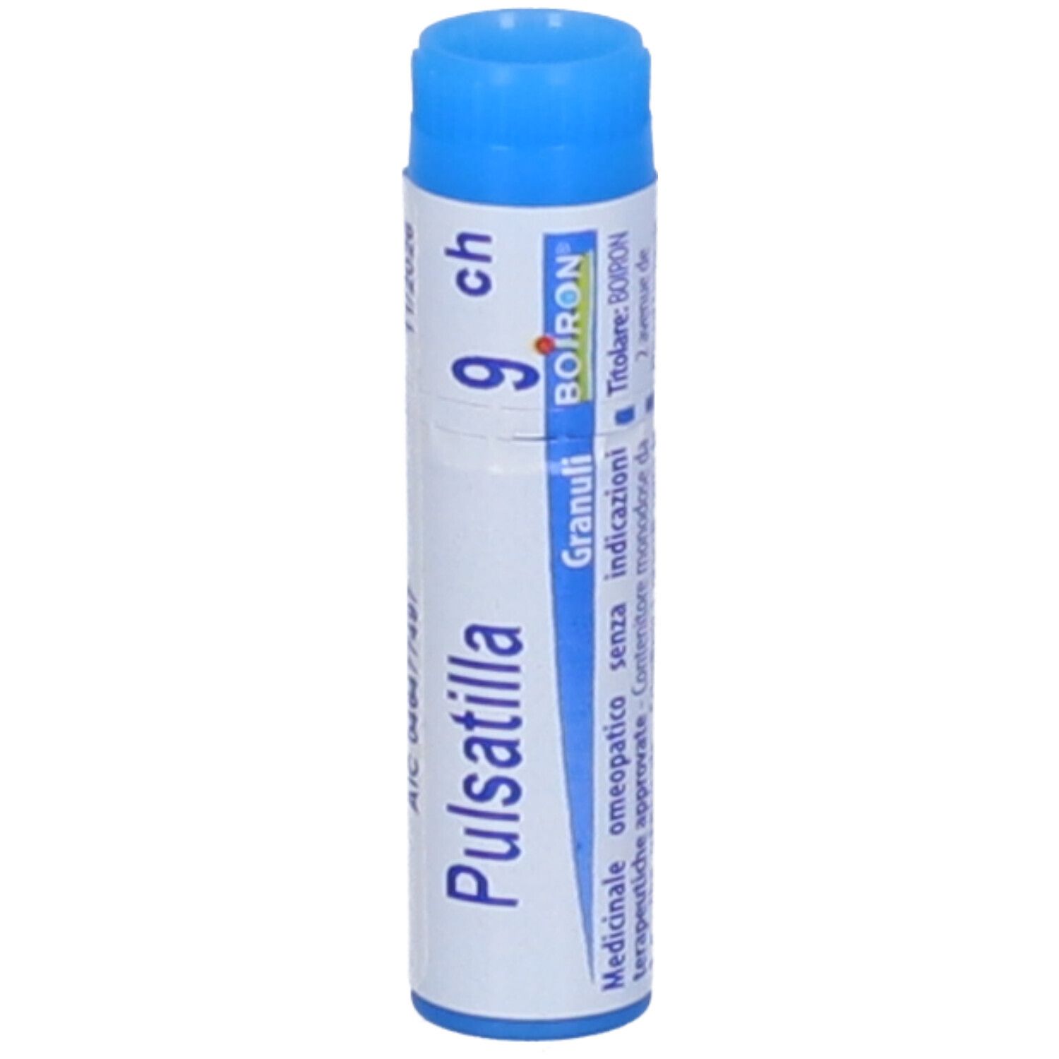 Confezione cilindrica "Pulsatilla 9 ch". Tappo blu. Logo "BOIRON". Testo: "Granuli".
