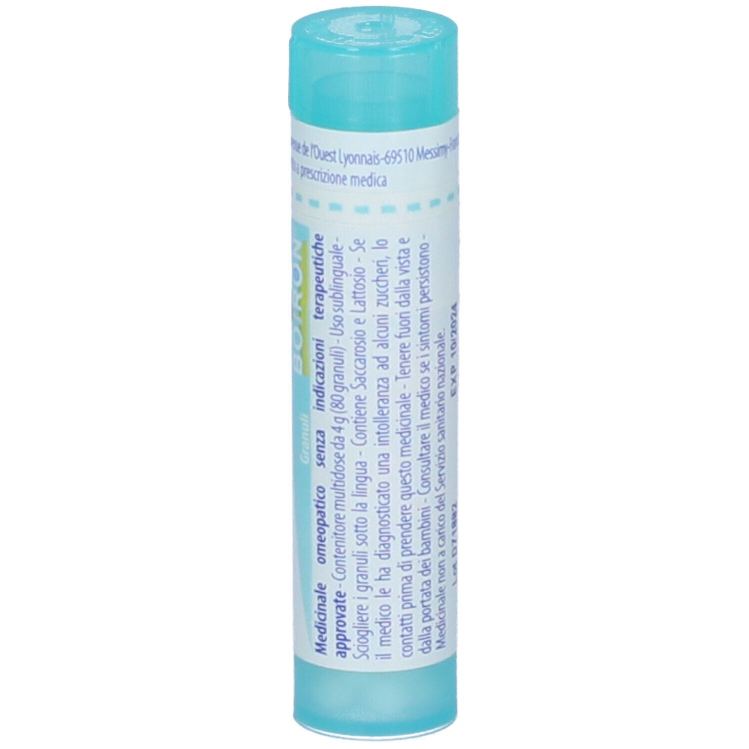 Tubo azzurro con testo bianco. Contiene Actaea spicata 200 ch Granuli. Marchio Boiron.