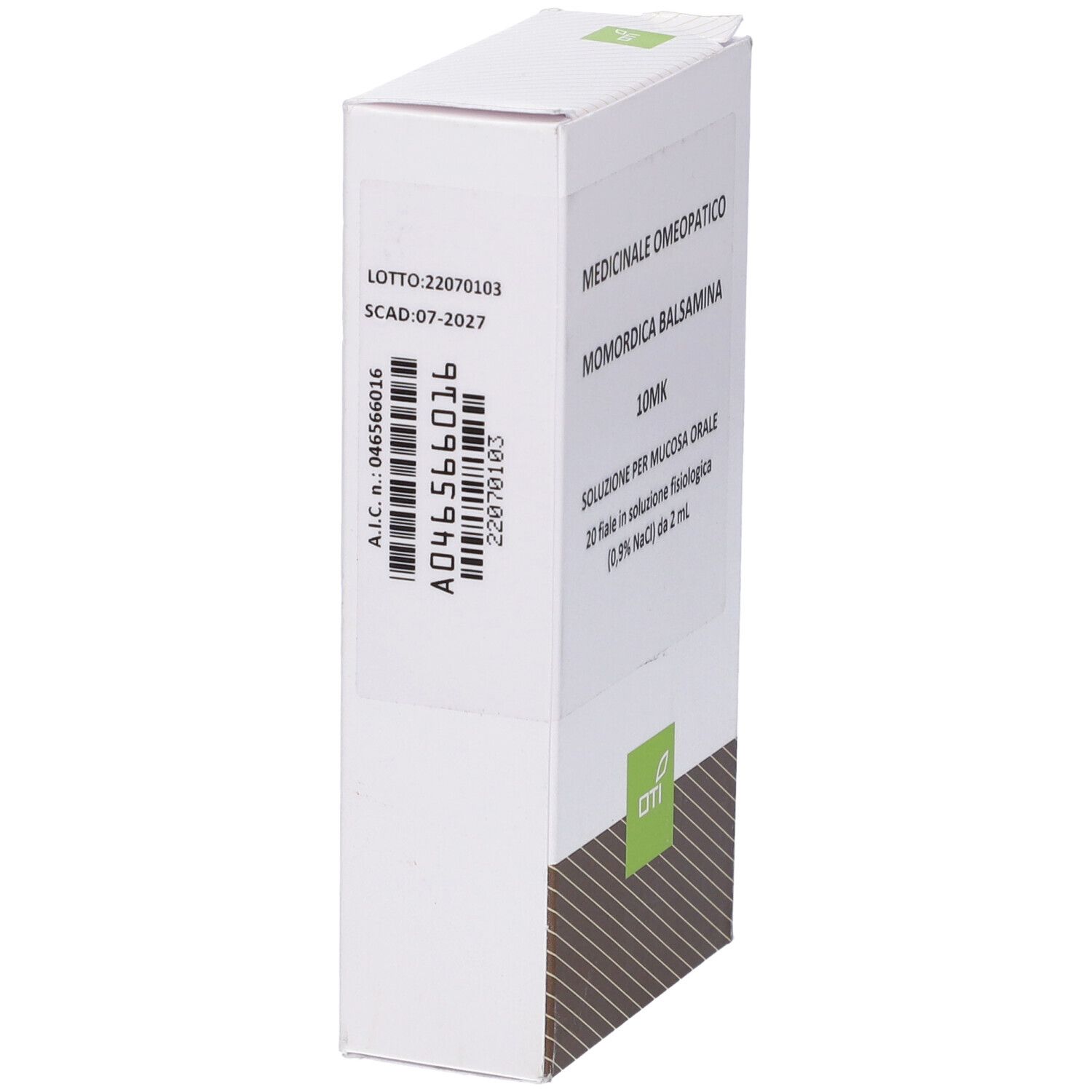 Scatola bianca, vista laterale. Testo: Momordica Balsamina 10MK. Codice a barre e numero di lotto. Logo OTI.