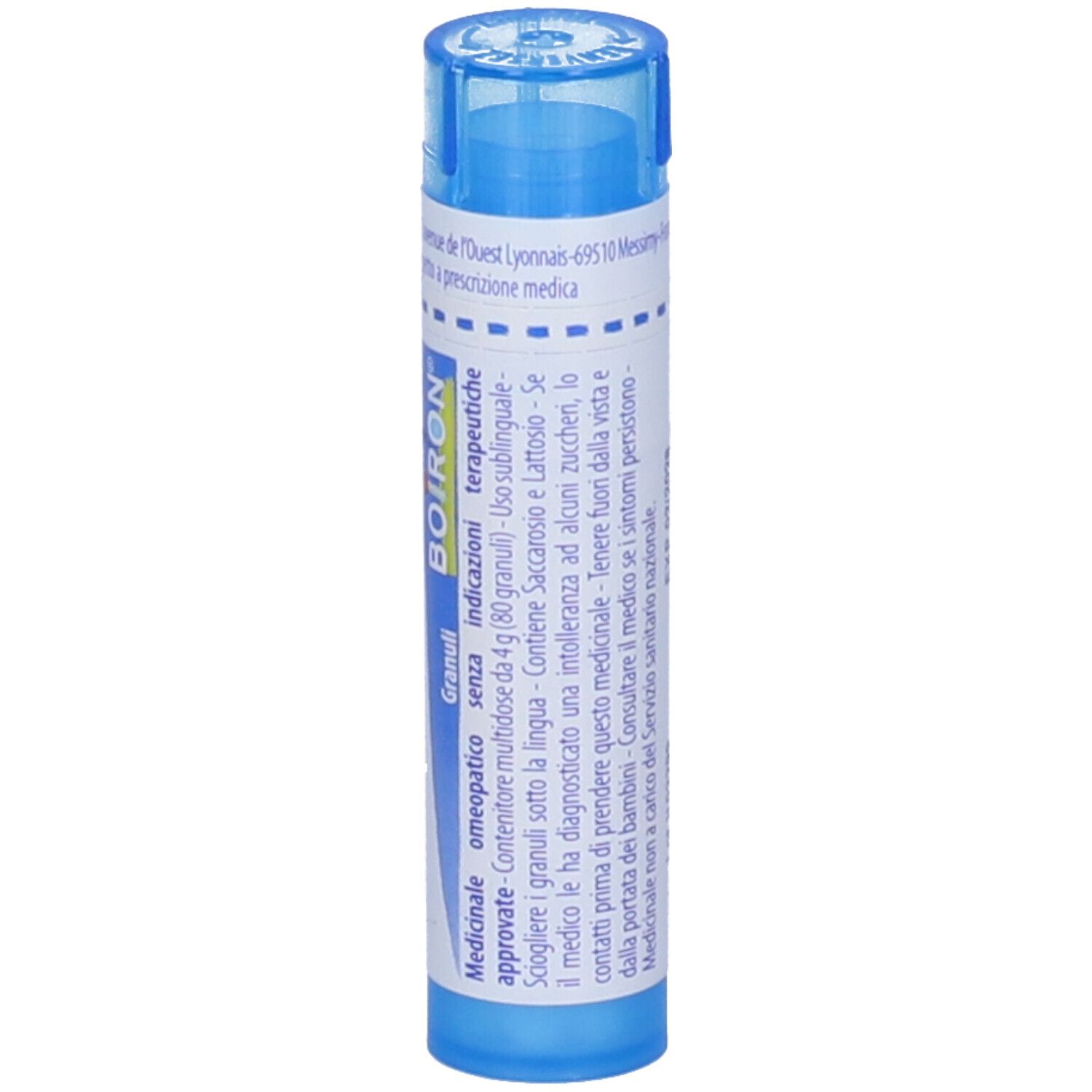 Tubetto blu con etichetta bianca. Scritta: BOIRON, Granuli, indicazioni terapeutiche. Tappo e base blu.