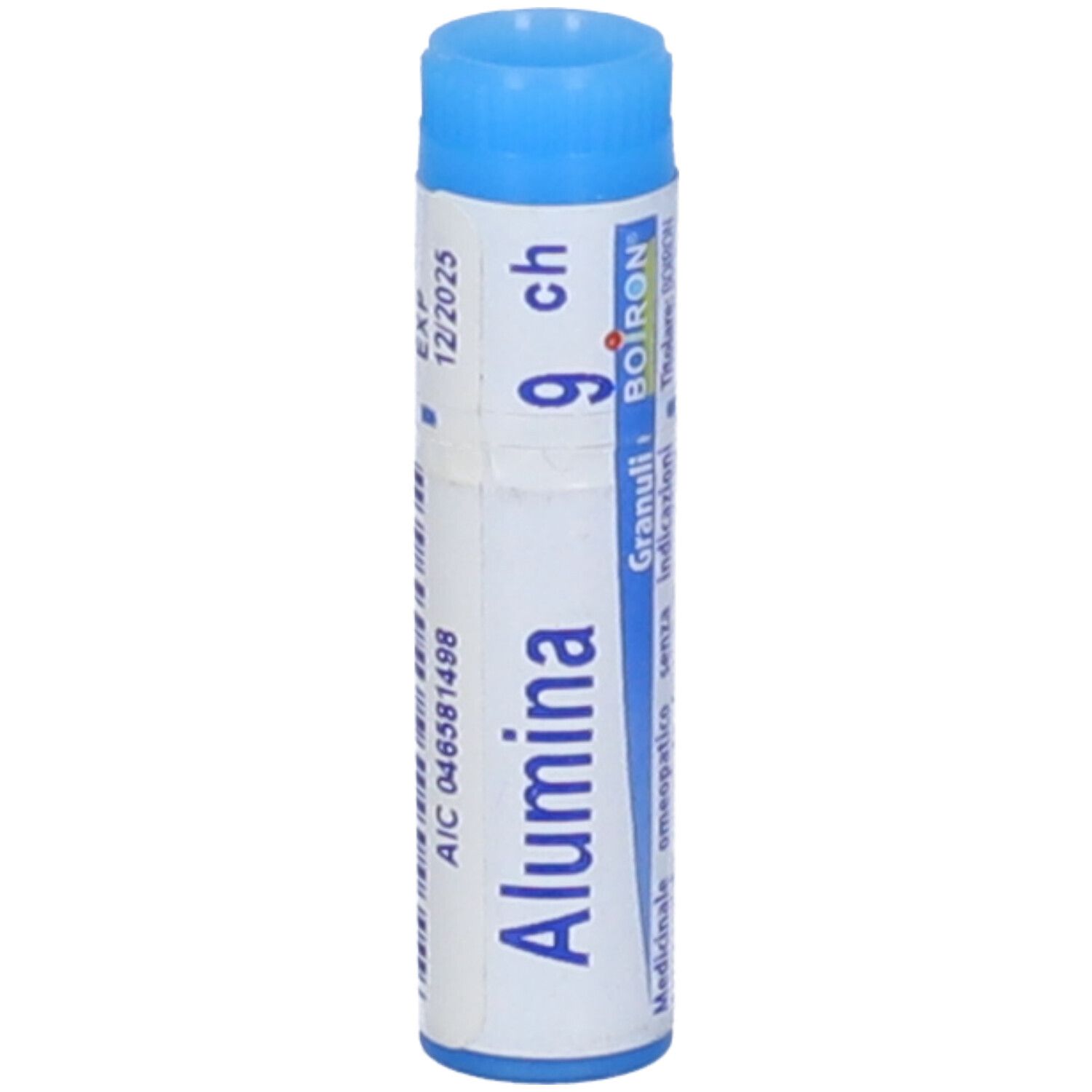 Confezione cilindrica con tappo blu. Scritta: Alumina, 9 ch, BOIRON. Scadenza 12/2025.