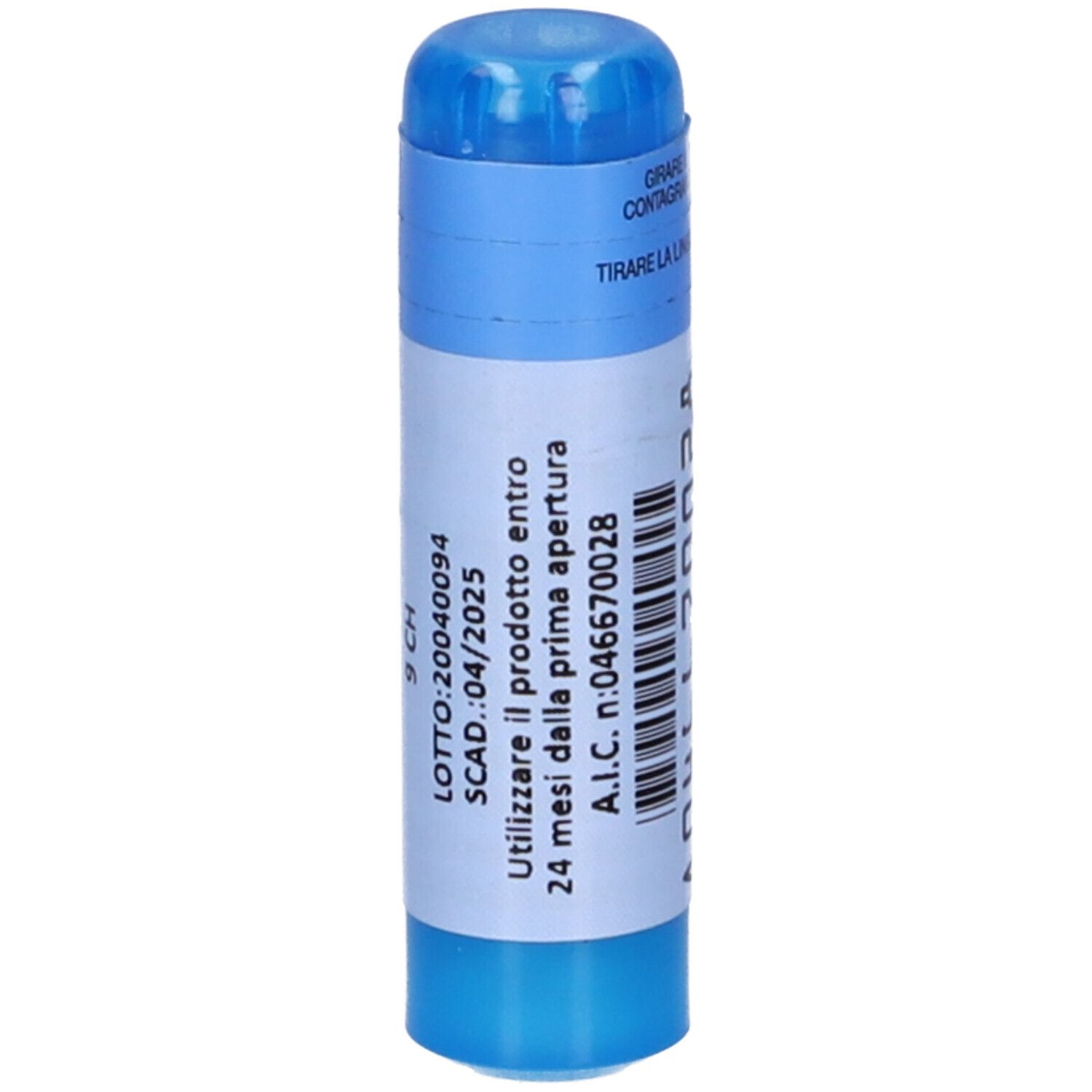 Contenitore cilindrico blu. Testo: LOTTO: 20040094, SCAD.: 04/2025, A.I.C. n: 046670028.