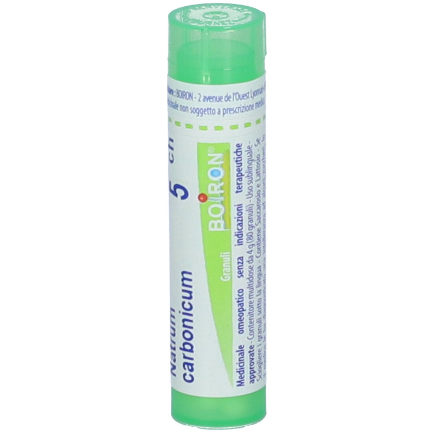 Contenitore cilindrico verde con etichetta bianca. Scritta: Natrum carbonicum 5 ch, Boiron, Granuli.