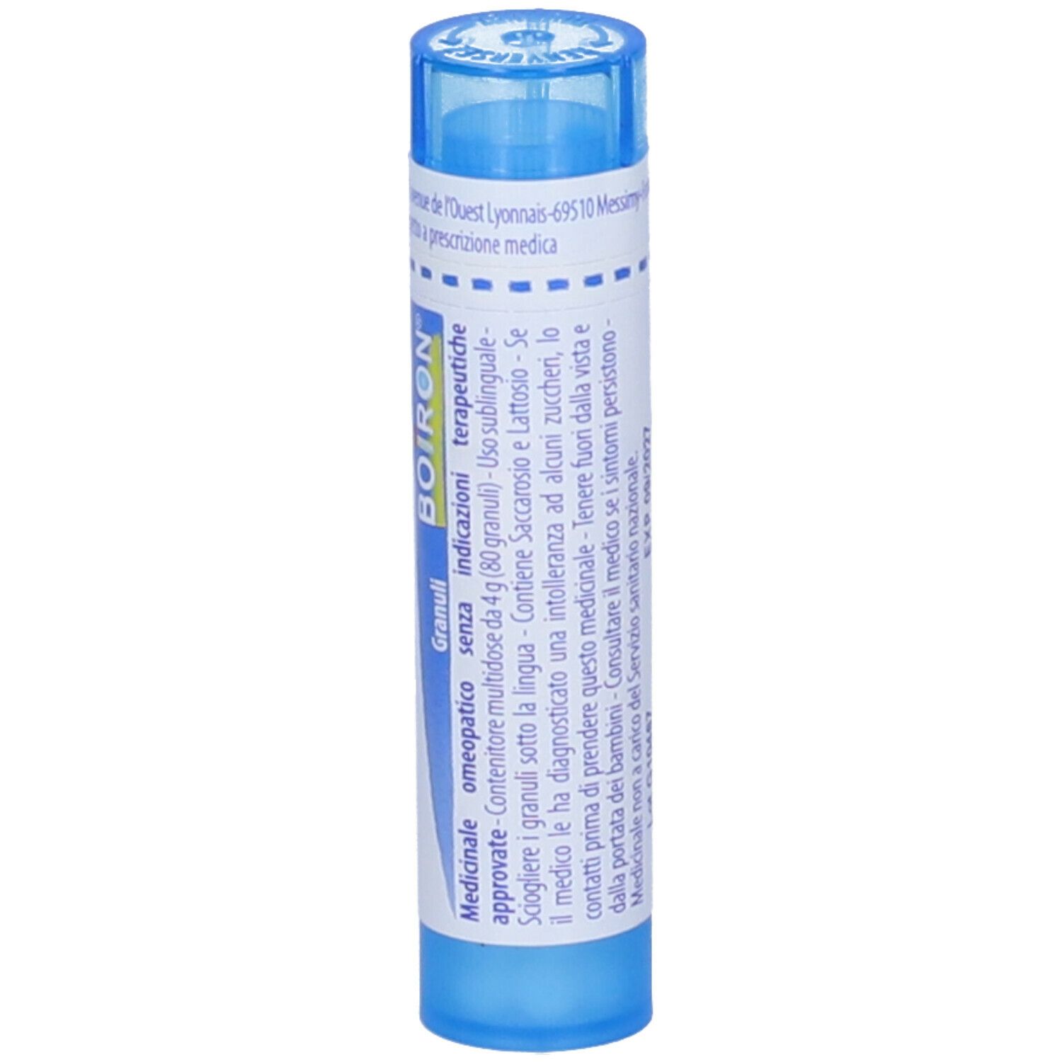 Contenitore cilindrico blu con etichetta bianca. Scritta: BOIRON. Granuli. Medicinale.