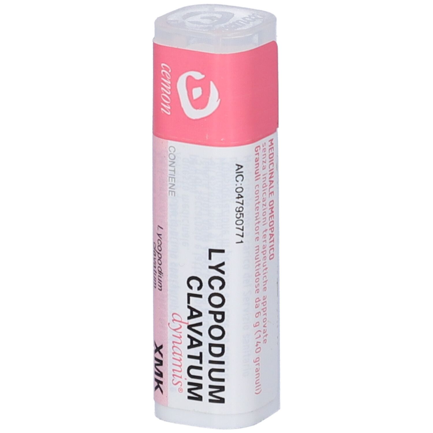 Confezione cilindrica con etichetta rosa e bianca. Testo: Lycopodium Clavatum dynamis XMK. AIC: 047950771.