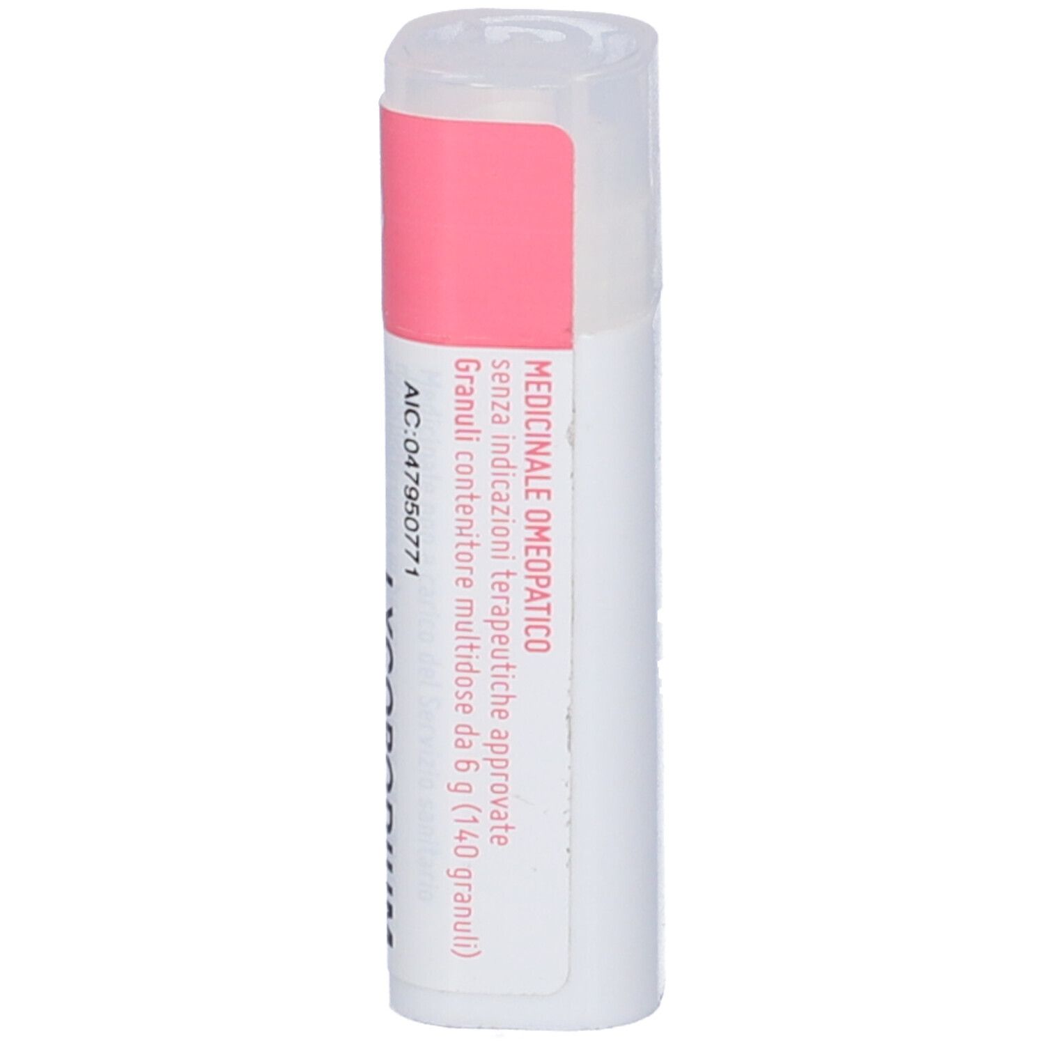 Confezione cilindrica con etichetta rosa e bianca. Testo: Medicinale omeopatico. AIC: 047950771.