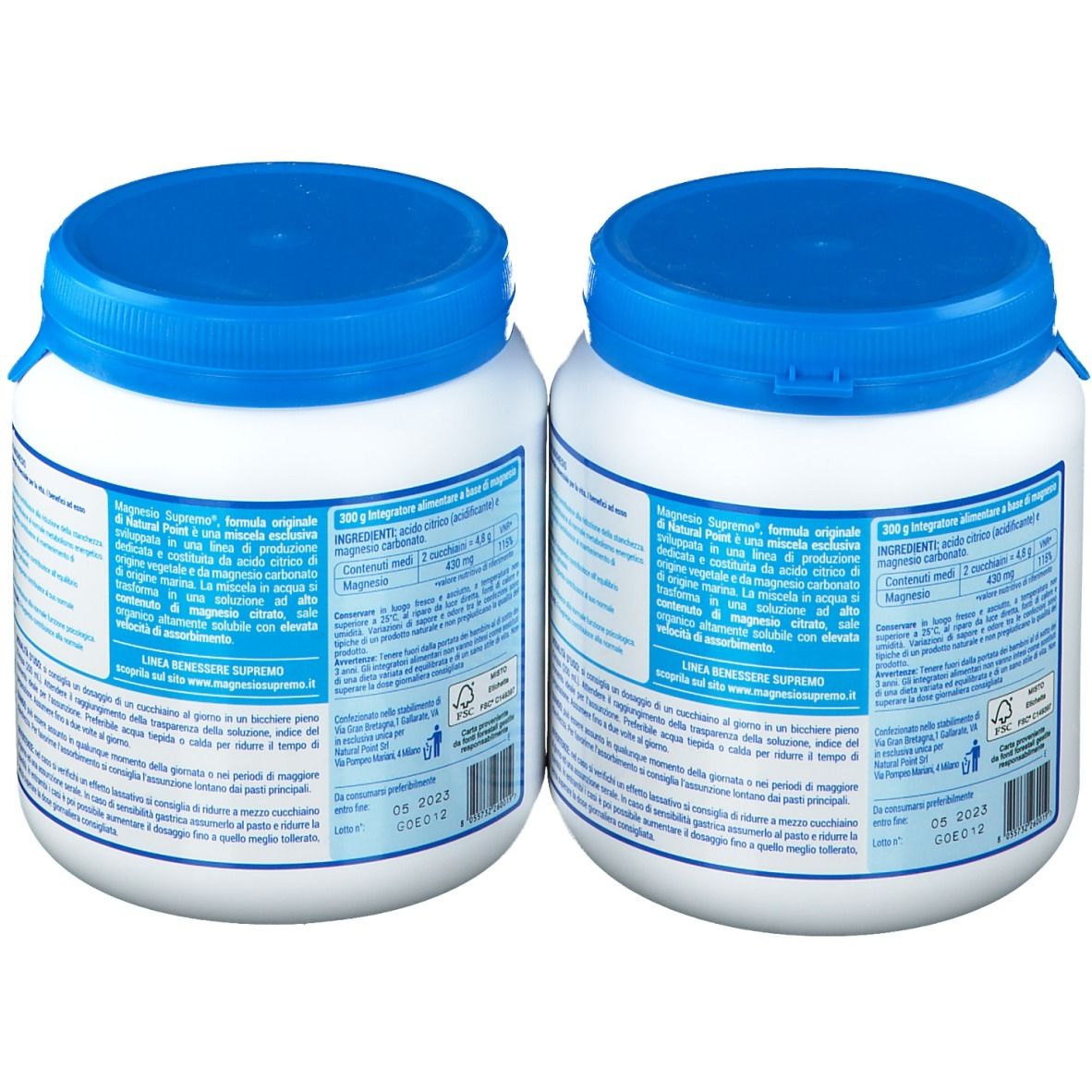 Due barattoli bianchi con coperchi blu. Retro con testo in italiano. Ingredienti e data di scadenza.