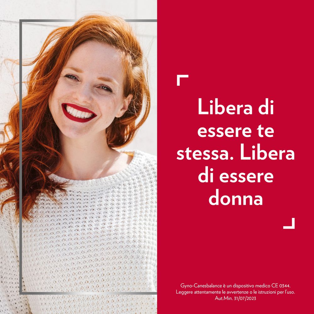 Donna dai capelli rossi sorridente. Testo: Libera di essere te stessa. Libera di essere donna.