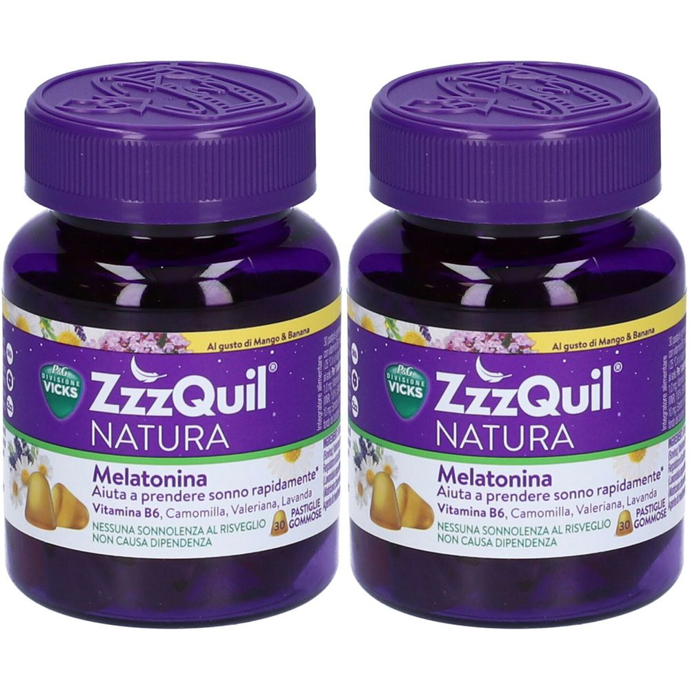 Due flaconi di ZzzQuil Natura. Tappi viola, flaconi trasparenti con liquido viola. Scritta: Melatonina, Vitamina B6, Camomilla, Valeriana, Lavanda.