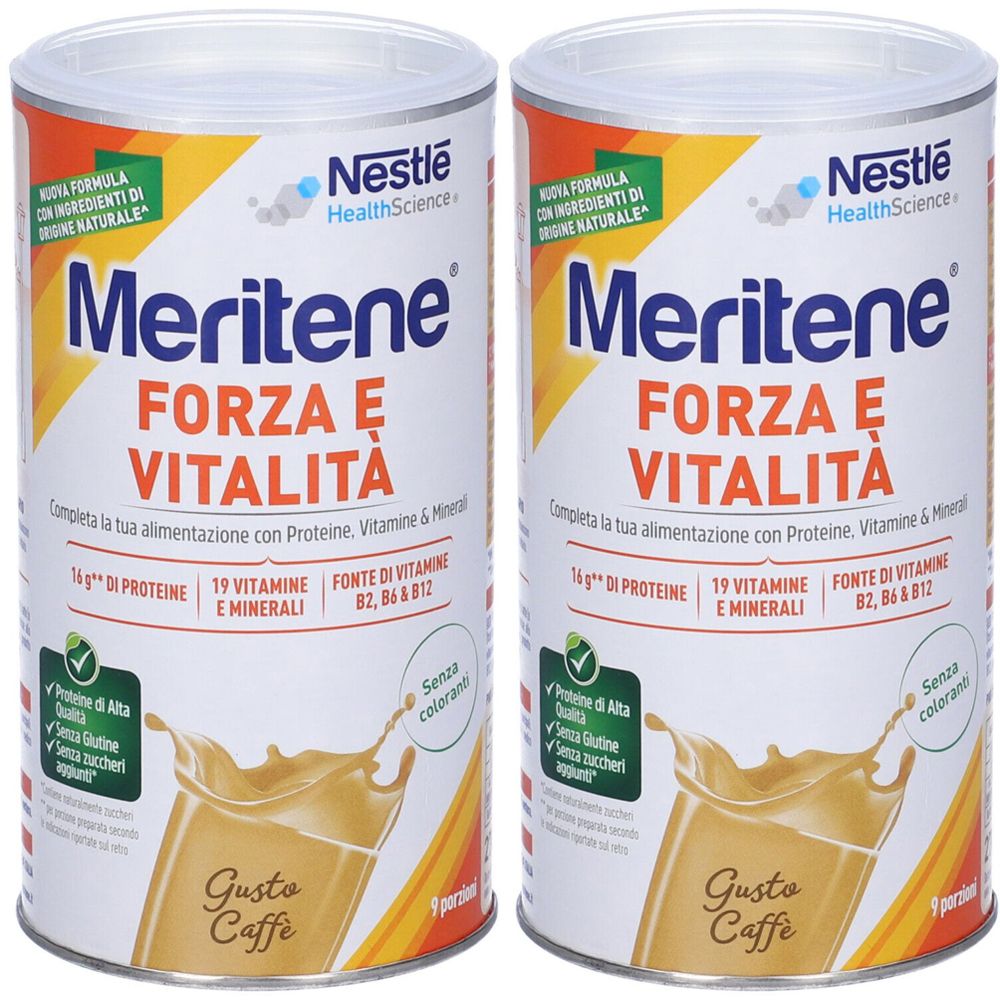 Due barattoli di Meritene, gusto caffè. Scritta: Forza e Vitalità, 16g proteine, 19 vitamine e minerali. Nestle Health Science.