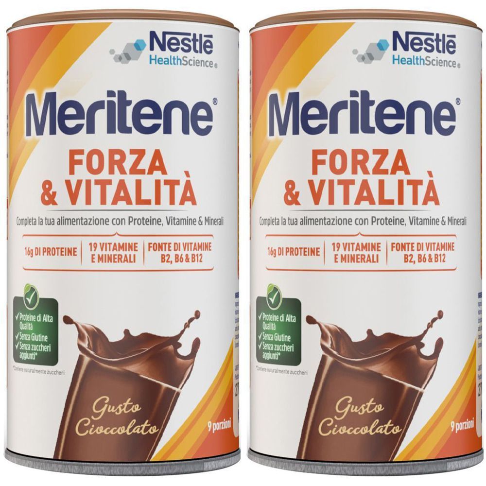 Due barattoli di Meritene, gusto cioccolato. Scritta: Forza & Vitalità, proteine, vitamine e minerali. Logo Nestle HealthScience.