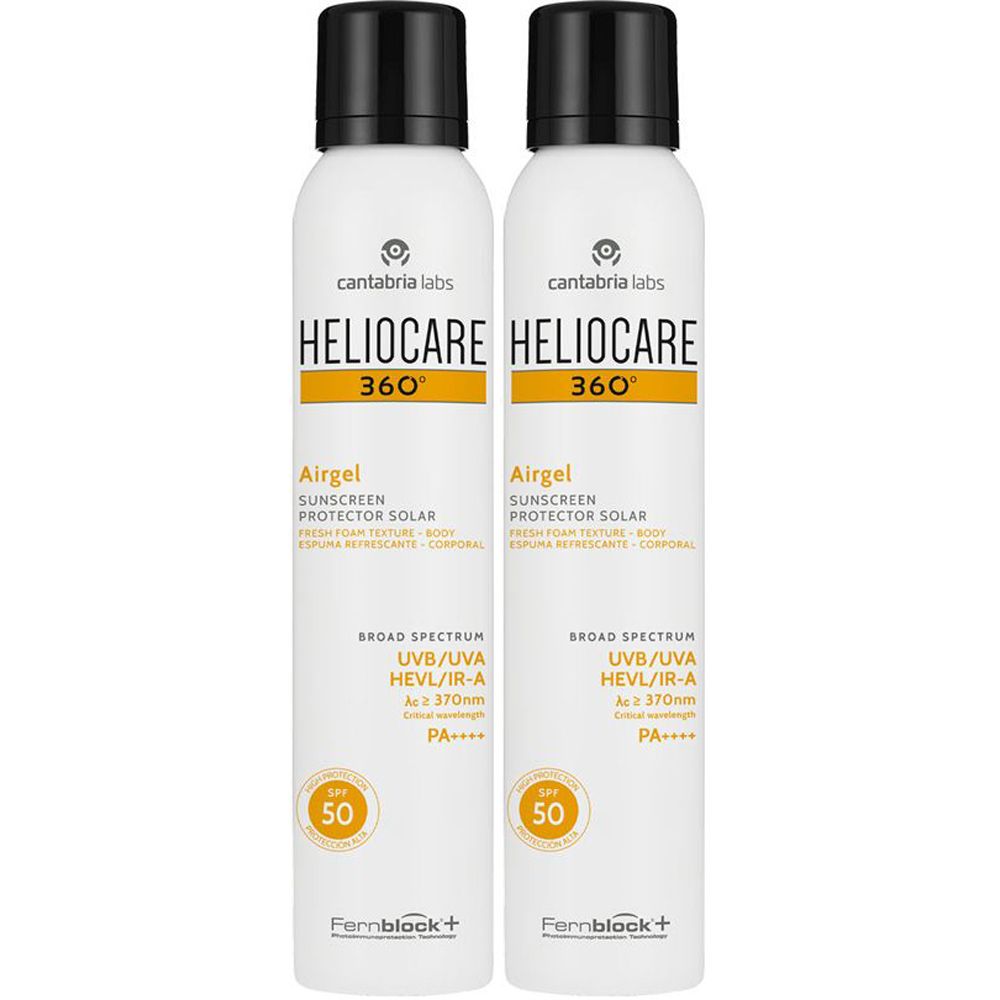 Due flaconi spray bianchi con tappi neri. Scritta: Heliocare 360°, Airgel, protezione solare, SPF 50.