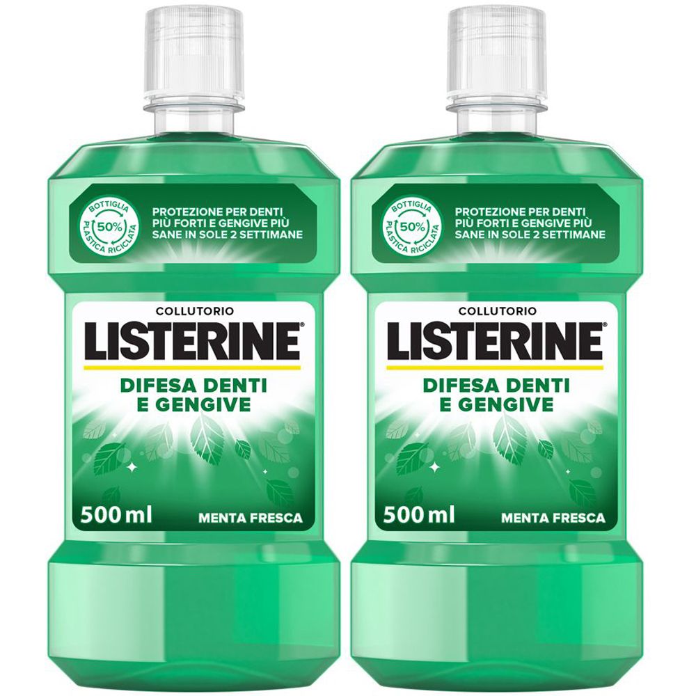 Due flaconi verdi di LISTERINE® Collutorio. Scritta: DIFESA DENTI E GENGIVE, 500 ml, MENTA FRESCA. Protezione per denti e gengive.