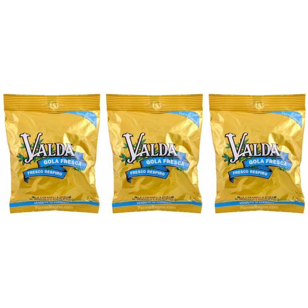 Tre bustine dorate con la scritta "Valda Gola Fresca". Accenti blu e verdi. Chiusura superiore.