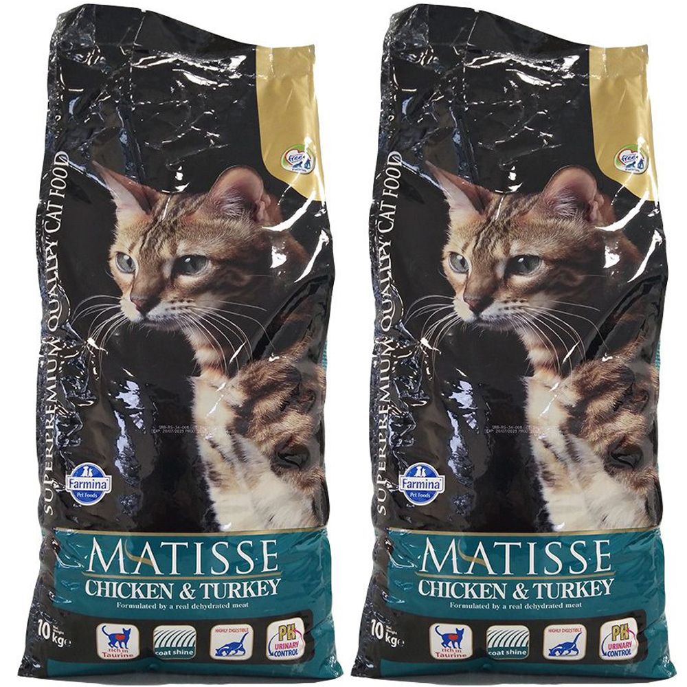 Due sacchi di cibo per gatti. Scritta: Matisse Chicken & Turkey. Marchio Farmina. 10 kg.