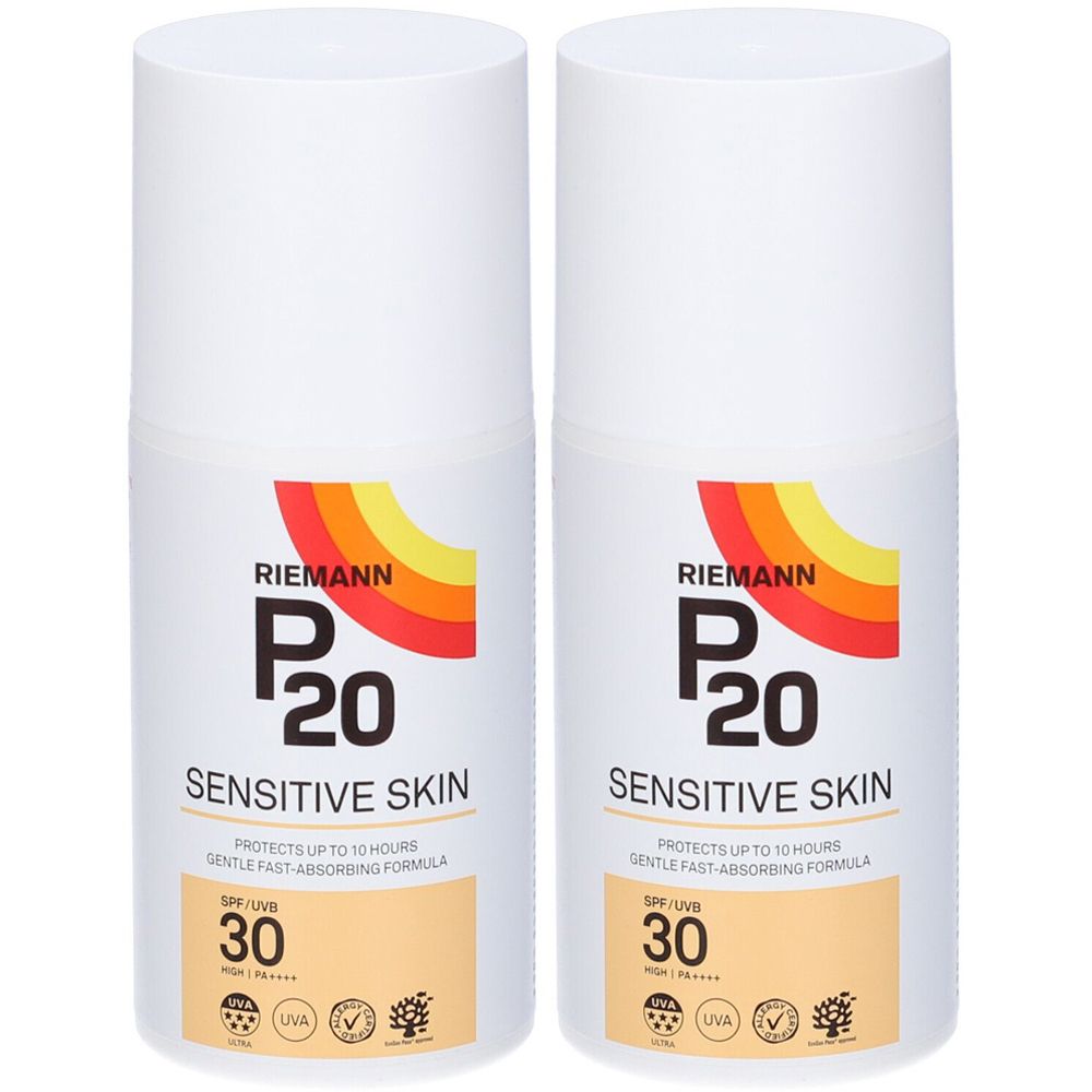 Due flaconi bianchi P20 Sensitive Skin, SPF 30. Stampa a colori con logo e simboli di protezione.