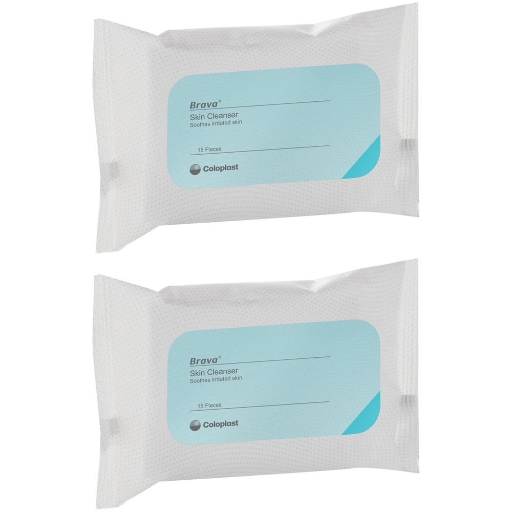 Due bustine bianche con etichetta azzurra. Scritta: Brava Skin Cleanser, 15 pezzi, Coloplast.