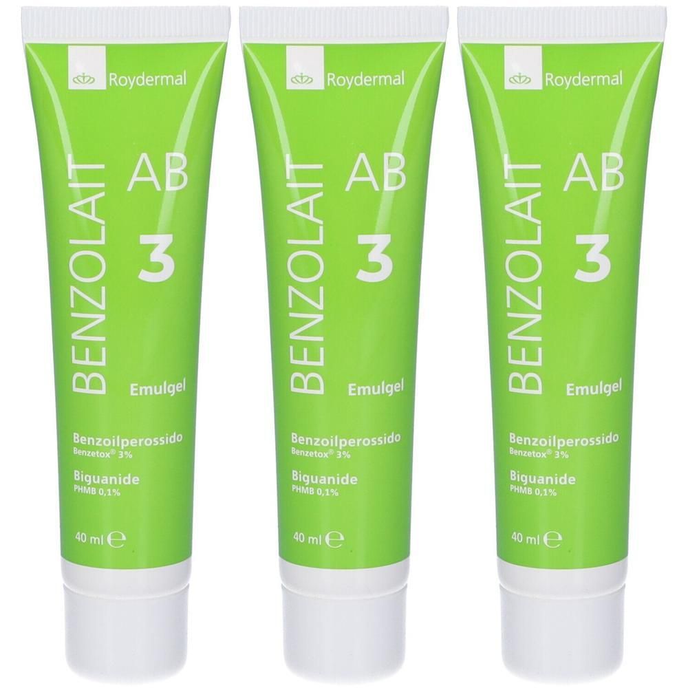 Tre tubetti verdi di Benzolait AB 3 Emulgel con tappo bianco. Contiene perossido di benzoile e biguanide.