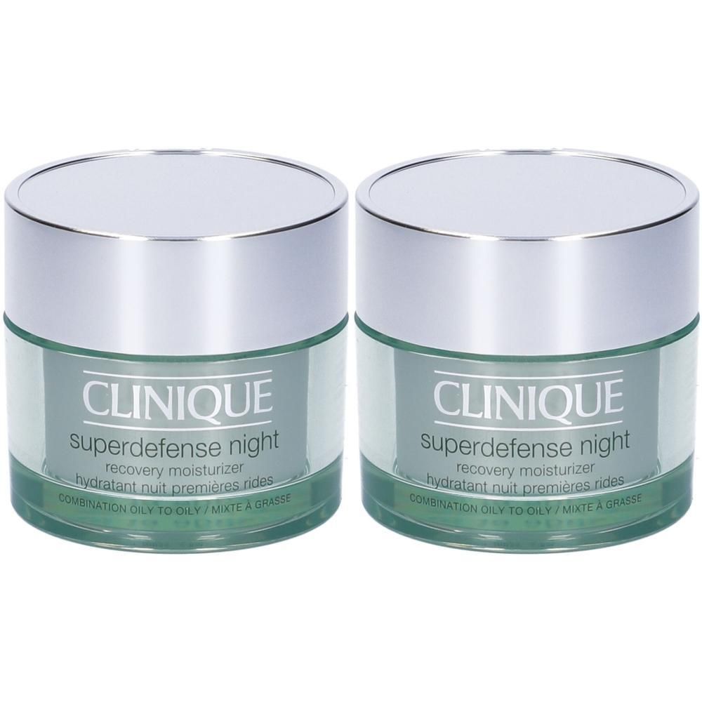 Due vasetti di Clinique Superdefense Night Recovery Moisturizer per pelli da miste a grasse.