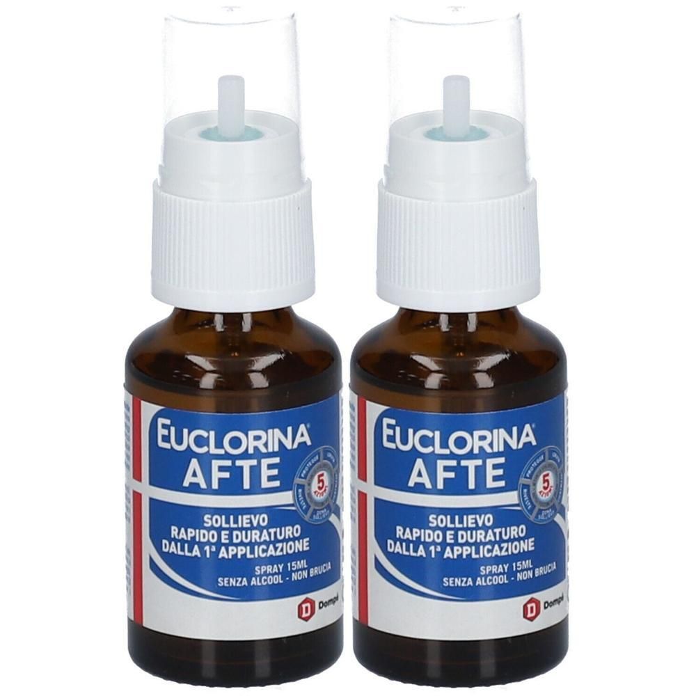 Due flaconi spray Euclorina AFTE, 15ml ciascuno. Flaconi in vetro ambrato con erogatore bianco e cappuccio trasparente.
