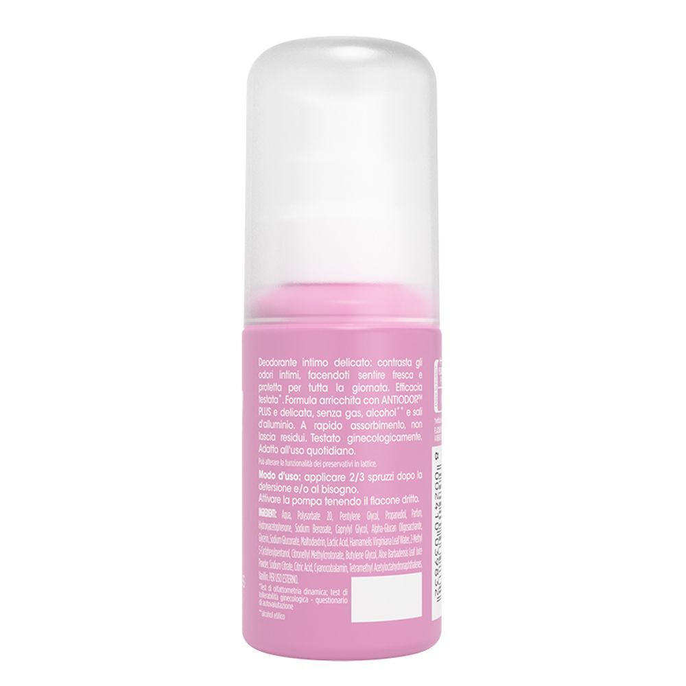 Flacone spray rosa con tappo trasparente ed etichetta.