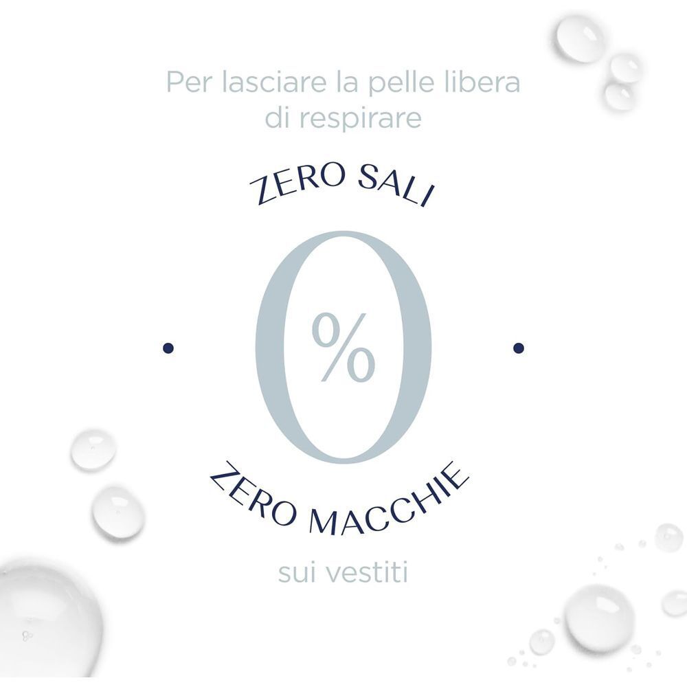 Grafica con "ZERO SALI" e "ZERO MACCHIE" sui vestiti. "0%" in grande.