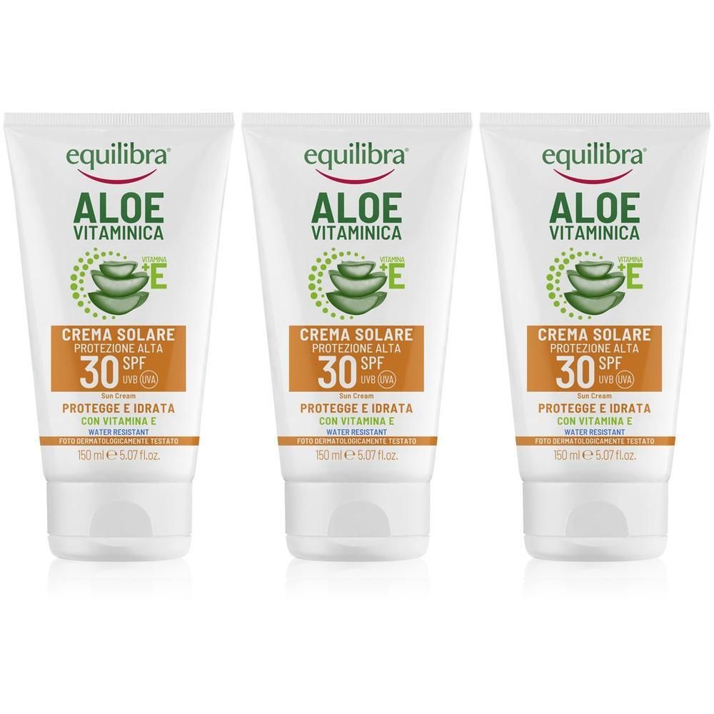 Tre tubi di Equilibra Aloe Vitaminica Crema Solare SPF 30 con Aloe Vera e Vitamina E.