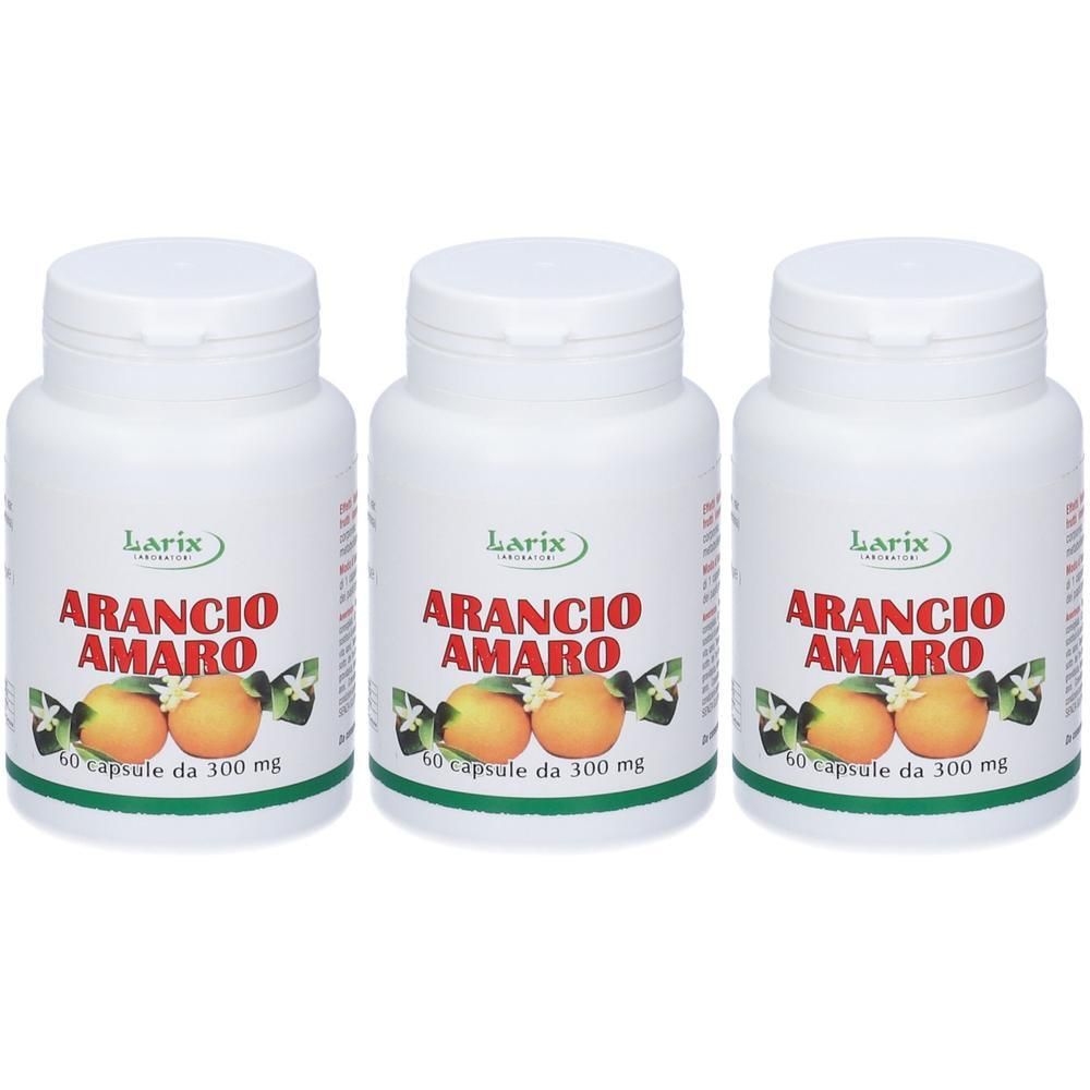 Tre contenitori bianchi di Larix Arancio Amaro Estratto Secco. Ogni flacone contiene 60 capsule da 300 mg.