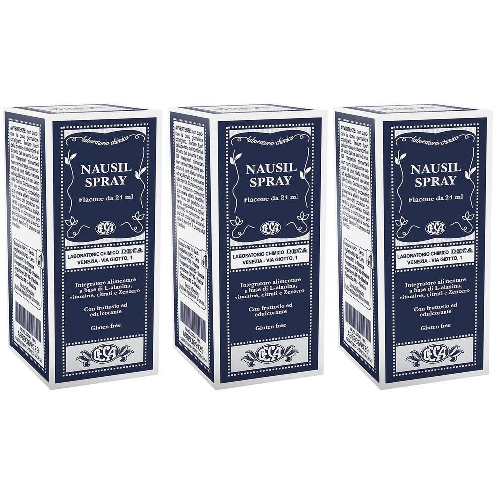 Tre scatole di Nausil Spray, 24 ml. Design blu scuro con scritte bianche e decorazioni.