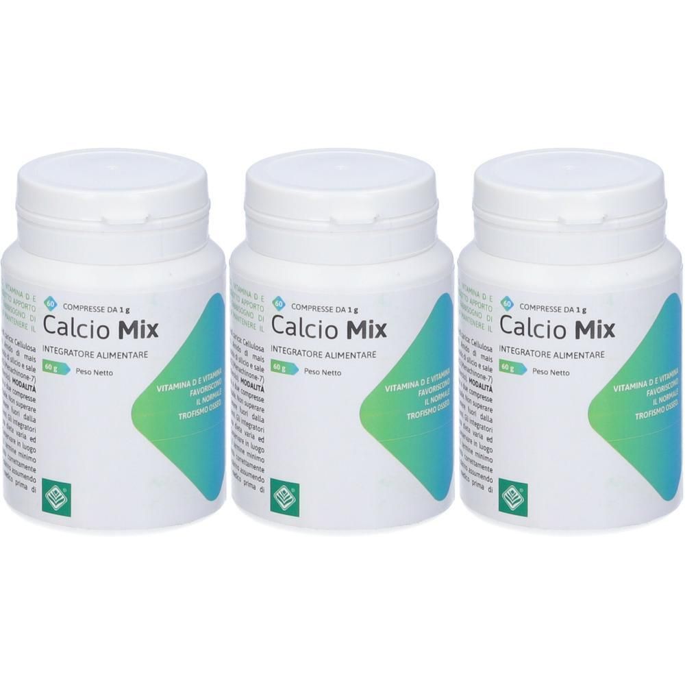 Tre contenitori bianchi di integratori alimentari Calcio Mix, compresse da 1g.