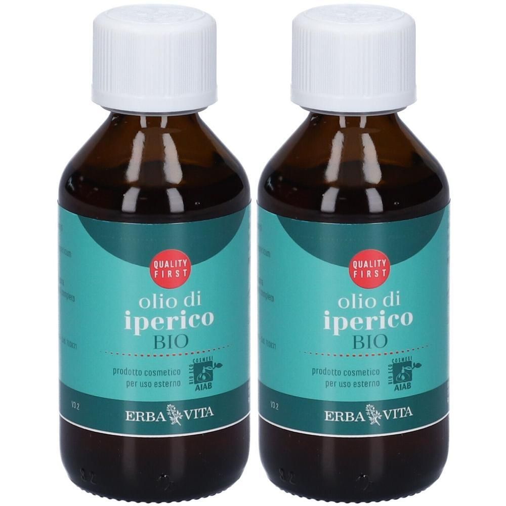 Due flaconi di Olio di Iperico Bio Erba Vita con tappi a vite bianchi.