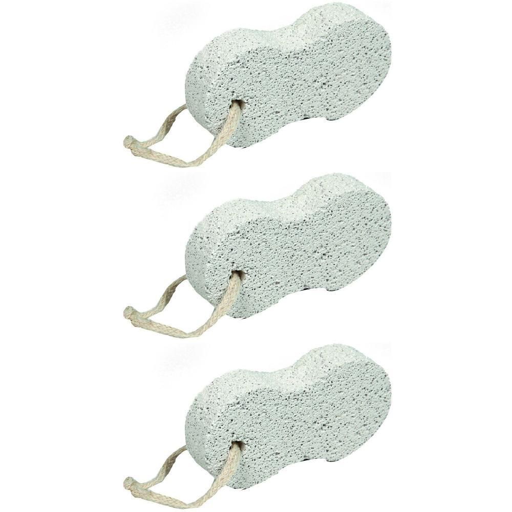 Tre pietre pomici grigio chiaro con cordino per appenderle.