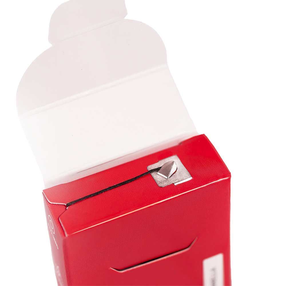 Scatola rossa con dispenser argentato e filo nero.
