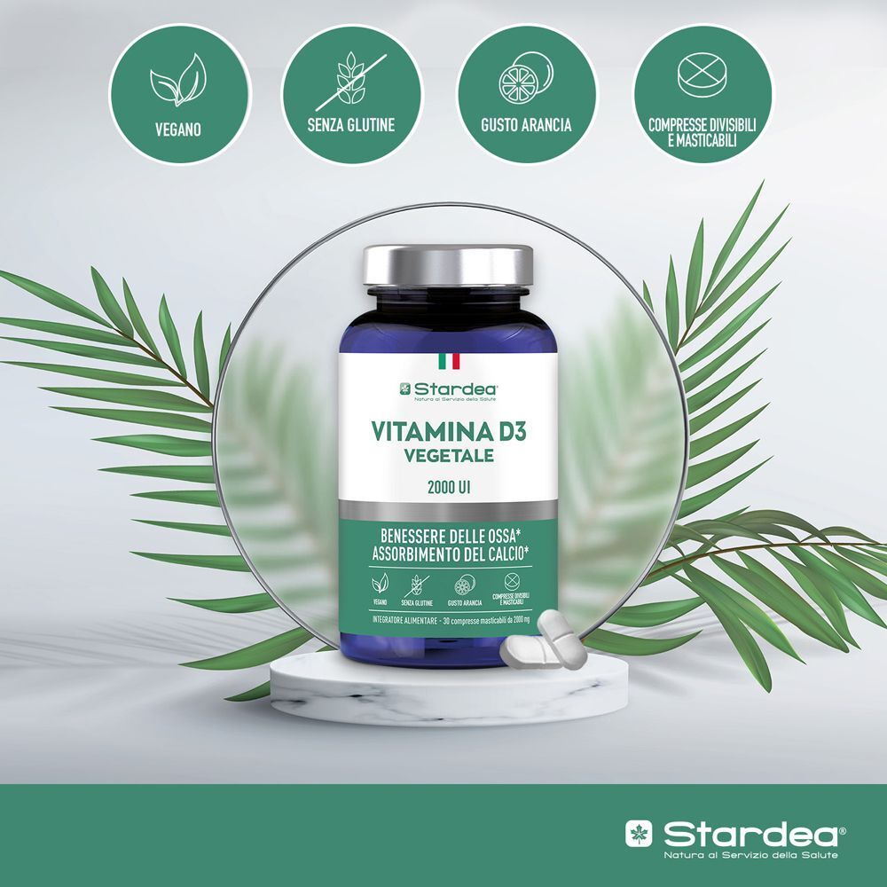 Flacone di Stardea Vitamina D3 Vegetale 2000 UI in primo piano, circondato da piante e simboli.