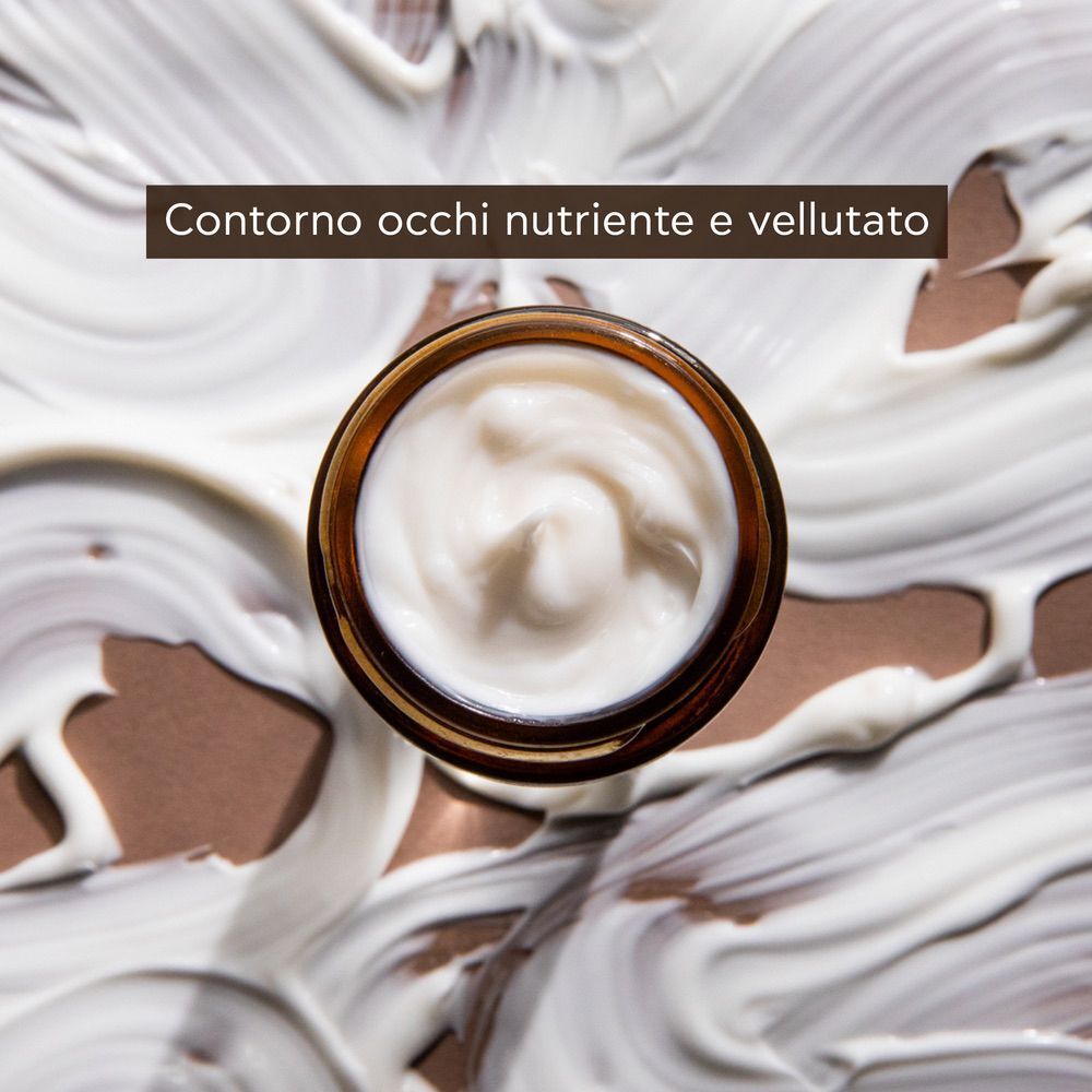 Vasetto di crema contorno occhi APIVITA Queen Bee con texture ricca e vellutata.