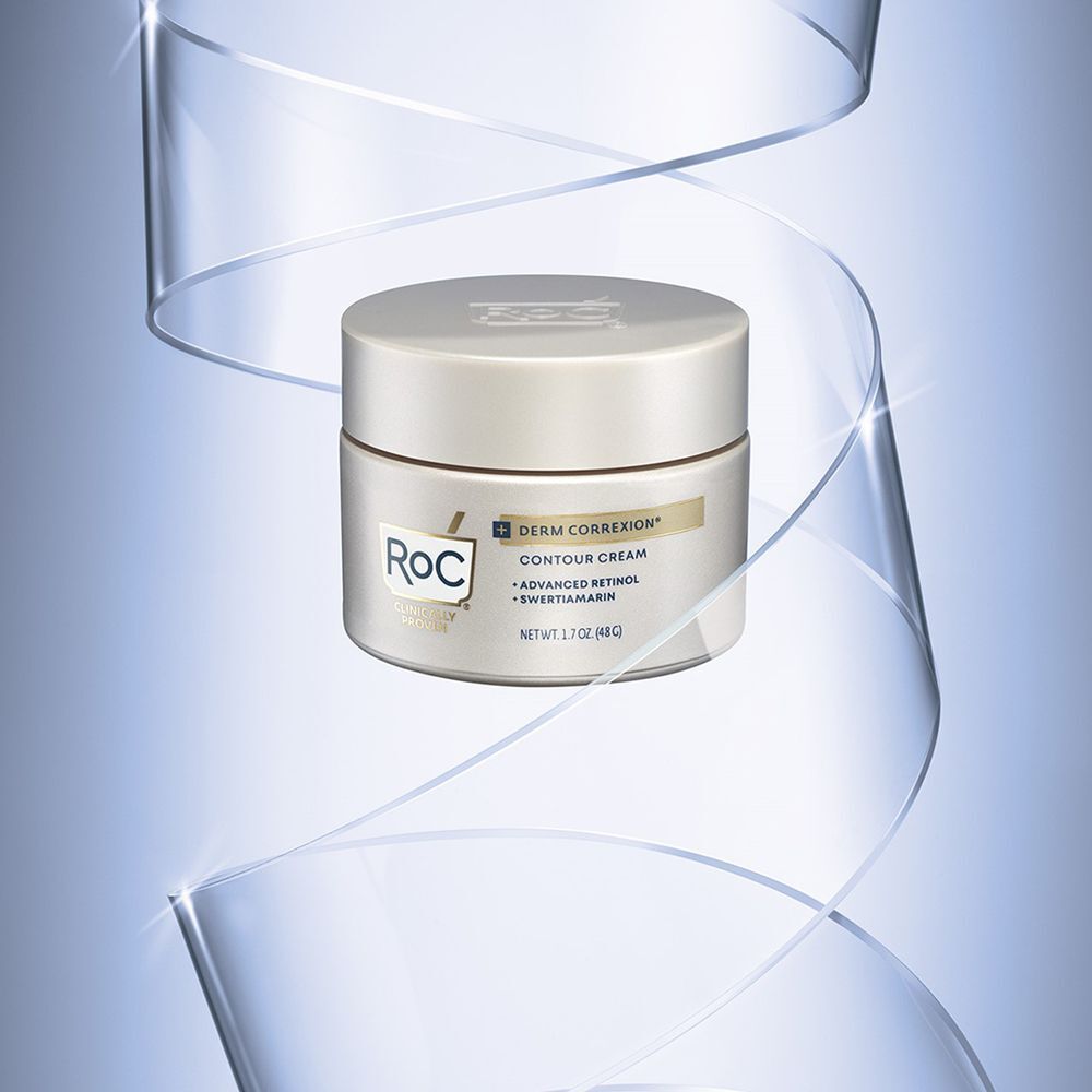 Crema contorno RoC Derm Correxion in un vasetto di vetro, circondata da un nastro trasparente.