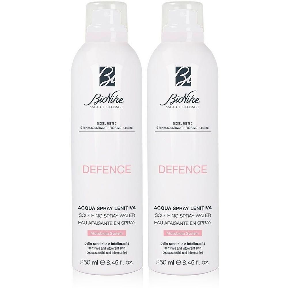 Due flaconi spray BioNike DEFENCE di acqua lenitiva.