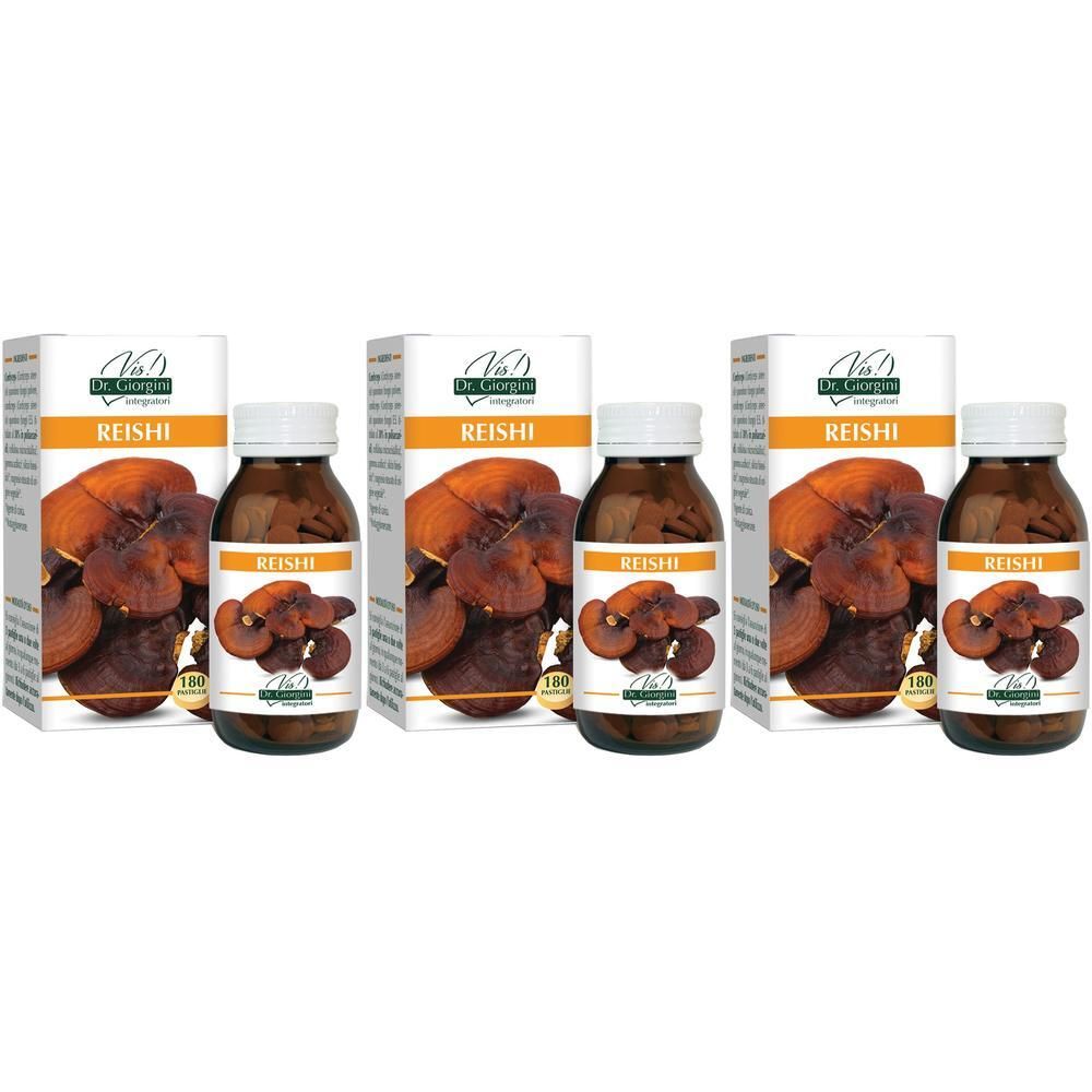 Tre confezioni di capsule di Reishi con immagini di funghi sulle scatole e sulle bottiglie.