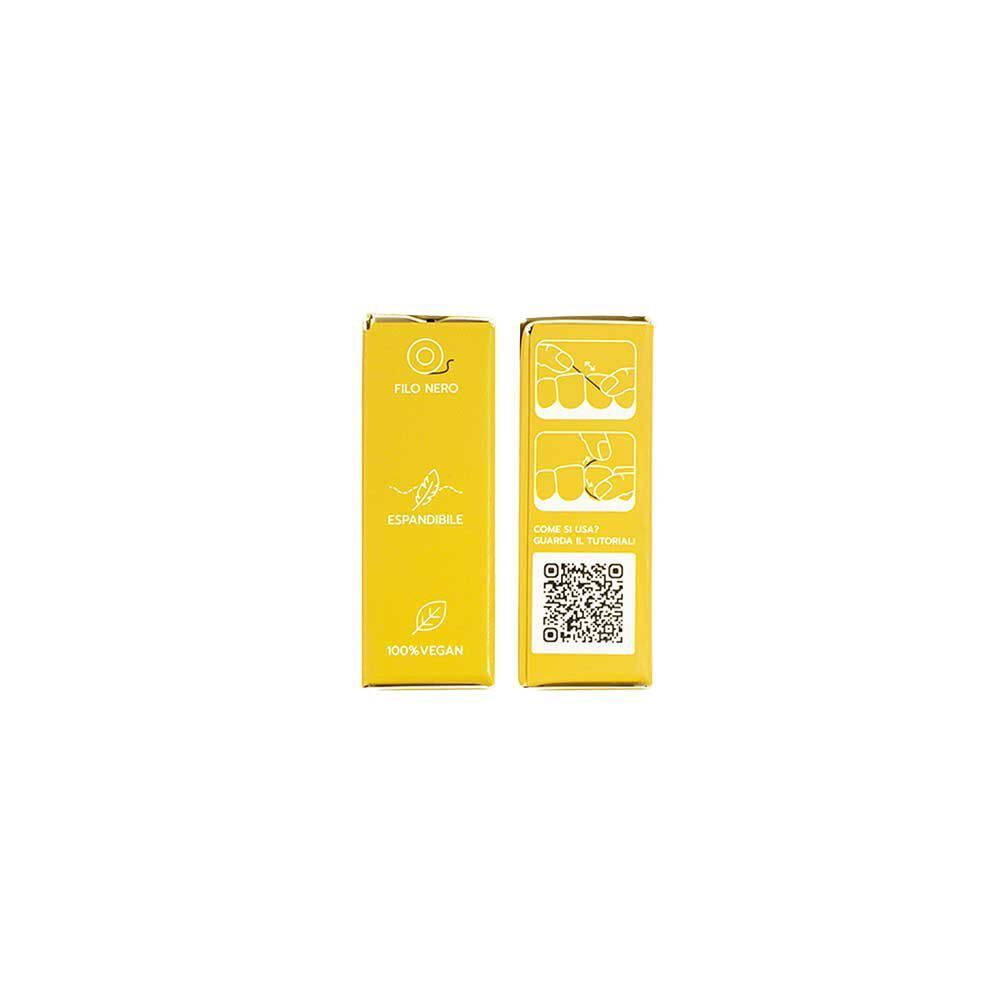Scatola gialla con logo lumaca, simbolo Camomilla e dicitura 100% Vegan. Retro con istruzioni d'uso e codice QR.
