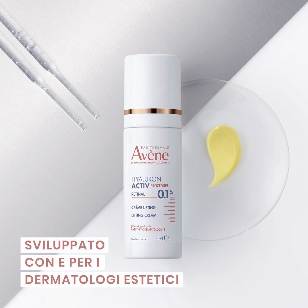 Avène Hyaluron Activ Procedure Crema Lifting con Retinal 0.1% e una macchia di crema.