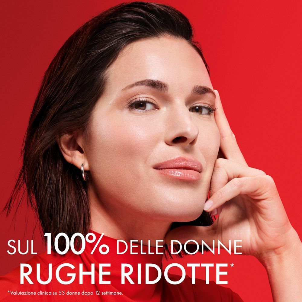 Donna con crema Vichy Liftactiv Collagen Specialist 16, rughe ridotte.