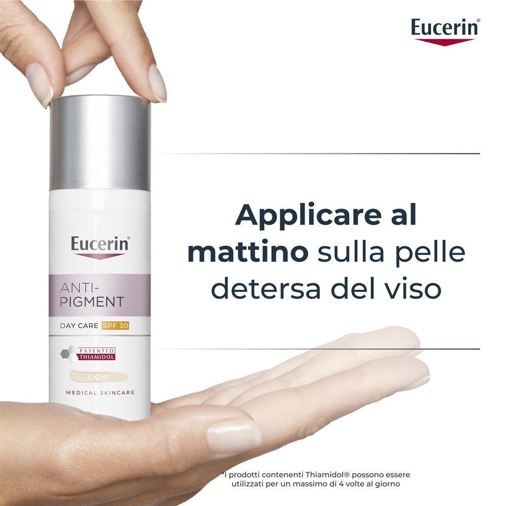 Applicare al mattino Eucerin Anti-Pigment Crema Giorno SPF 30 Colorata Light su pelle detersa.