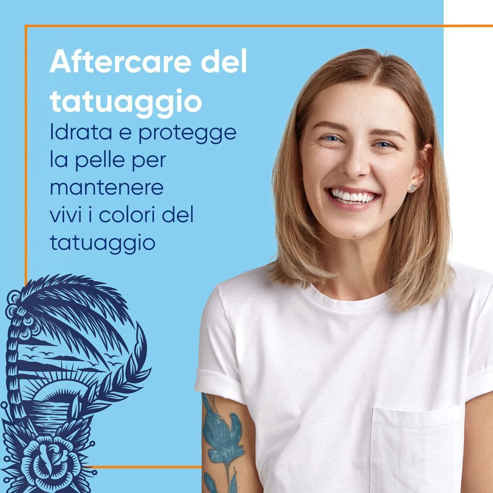 Donna con braccio tatuato, crema solare Bepanthenol Tattoo per dopo-cura.