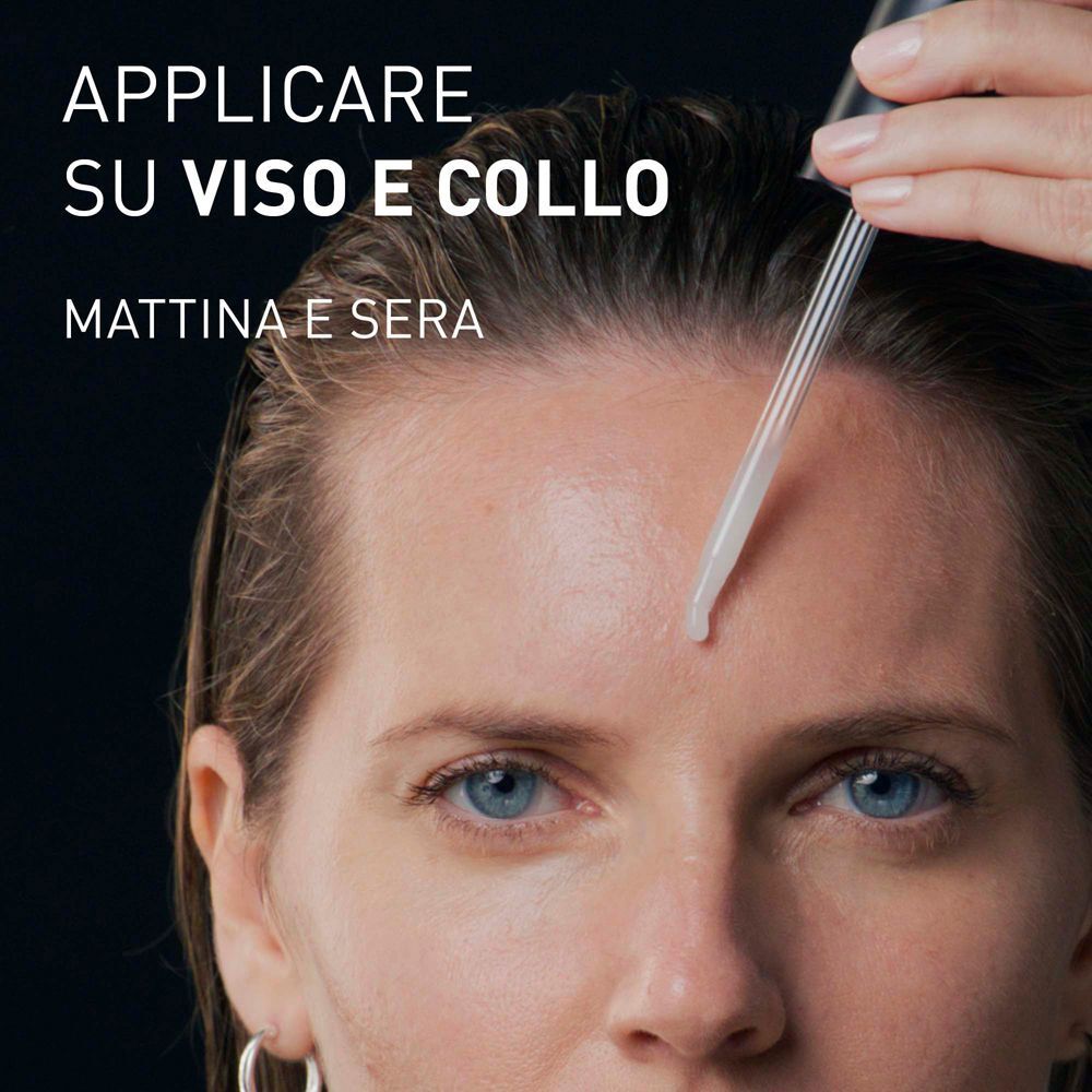 Applicazione del siero Filorga Time-Filler Intensive 5XP su viso e collo con una pipetta.