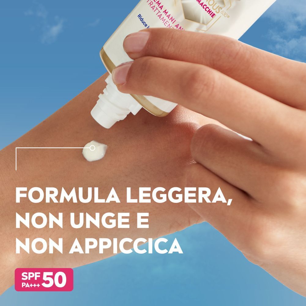 Crema mani Nivea Luminous630 applicata sulla pelle. Formula leggera e non untuosa.